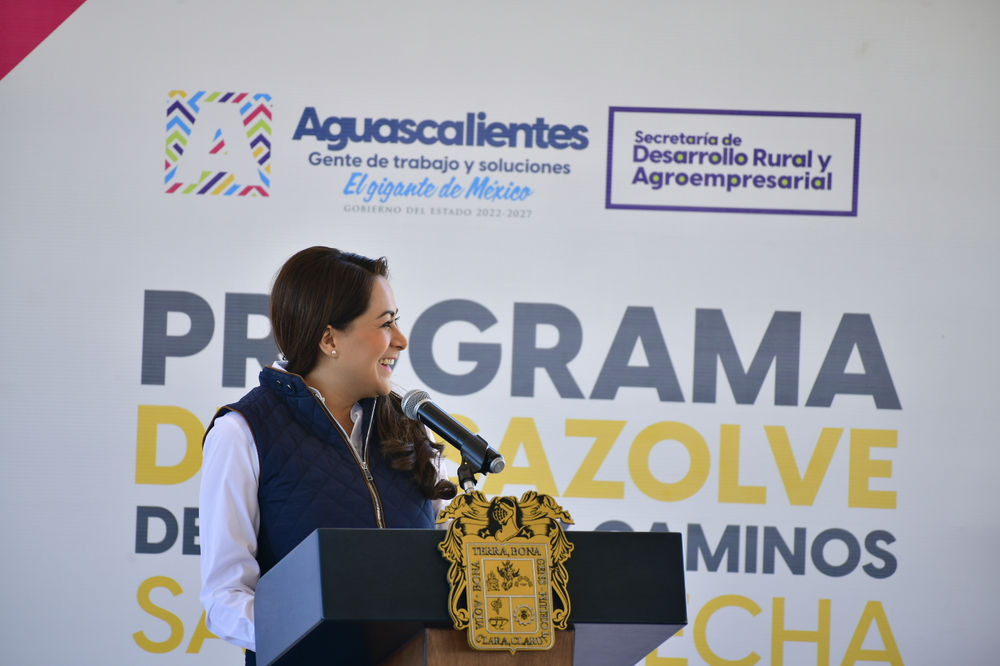 Tere Jiménez presenta programa para aprovechar el agua en el campo