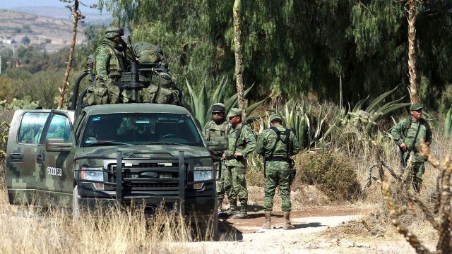 Ejército mexicano incauta millones de dólares que el ‘narco’ guardaba “bajo el colchón”