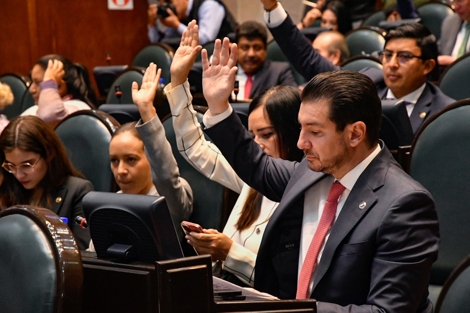 Defensa de los intereses de los mexiquenses y gran capacidad de trabajo, características del PRI en Congreso Local