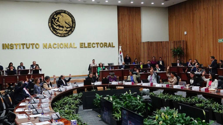 INE y Fiscalía Especializada Firman Convenio para Combatir Delitos Electorales