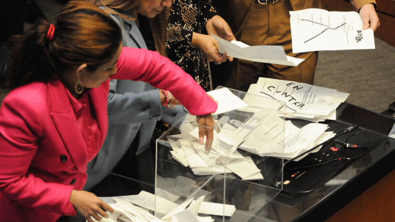Preferencias electorales se estrechan entre Gálvez y Sheinbaum, revela encuesta de Massive Caller