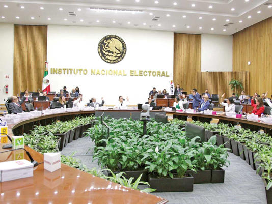 INE supera plazo legal para aprobar candidaturas al Senado y Cámara de Diputados